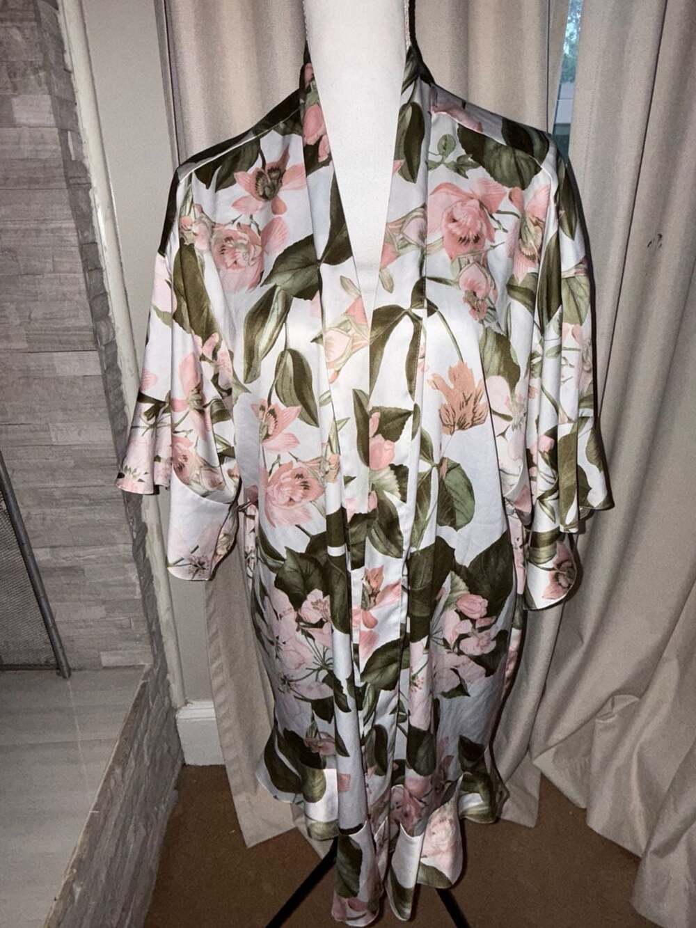 Victoria's Secret Here Comes The Bride Floral Satin Robe Size M/L